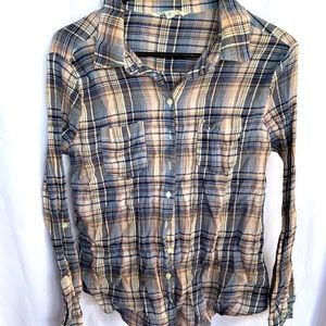 Women’s lightweight plaid top